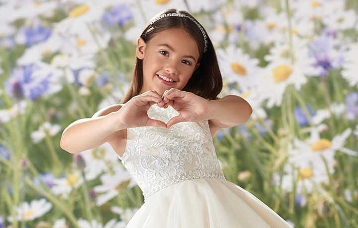 Flower Girl Tips & Duties | Pearl's Place Bridal